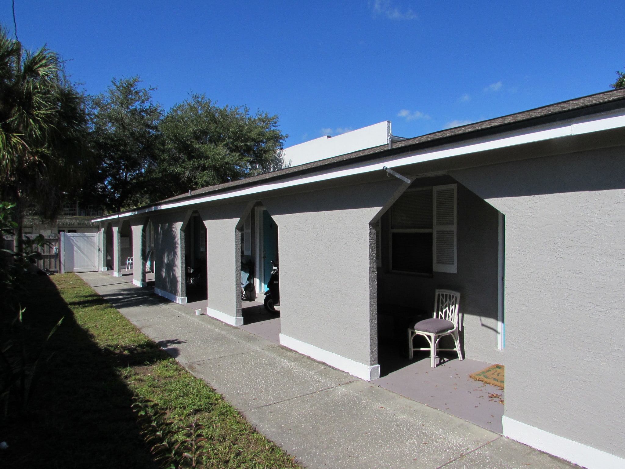 10 Units - Pinellas portfolio of 2 properties for sale on LoopNet.ca Primary Photo- Image 1 of 6