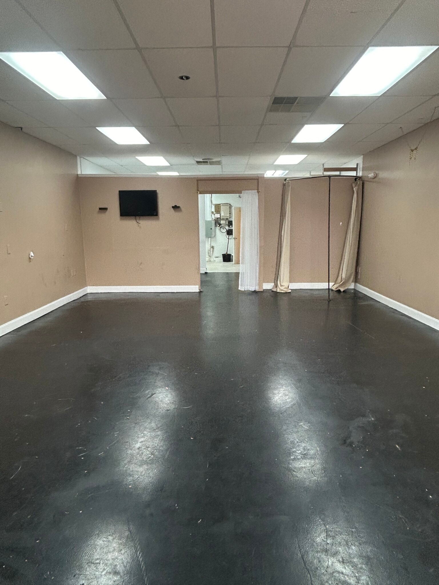 1122-1192 Big Bethel Rd, Hampton, VA for lease Interior Photo- Image 1 of 7