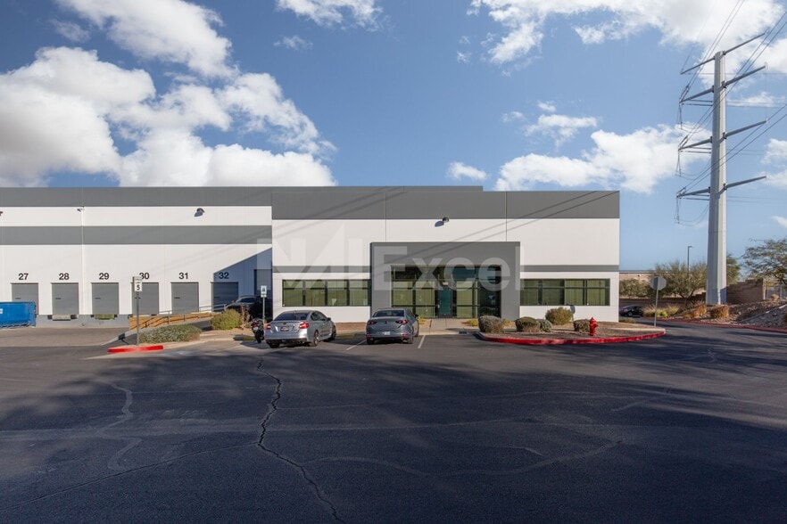 7390 Eastgate Rd, Henderson, NV à louer - Photo principale - Image 1 de 5