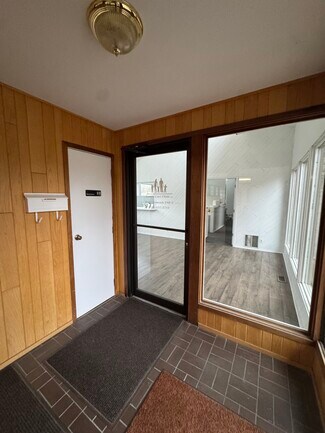 Plus de détails pour 3200 Sycamore Ct, Columbus, IN - Médical à louer