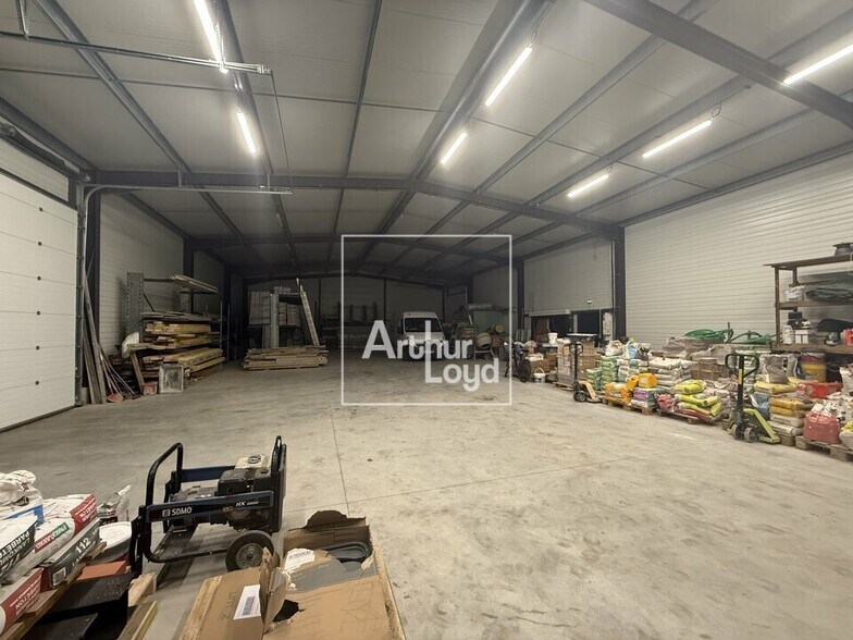 Local d'activités dans Varennes-sur-Seine à vendre - Photo intérieure - Image 2 de 9