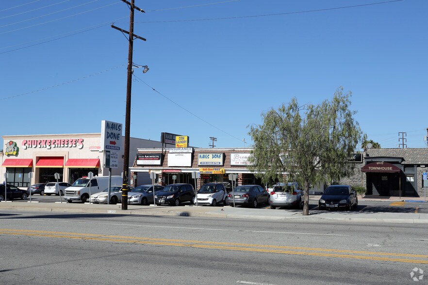 6857 La Tijera Blvd, Los Angeles, CA à louer - Photo du bâtiment - Image 2 de 12