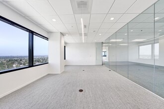 600 Anton Blvd, Costa Mesa, CA à louer Photo intérieure- Image 2 de 13