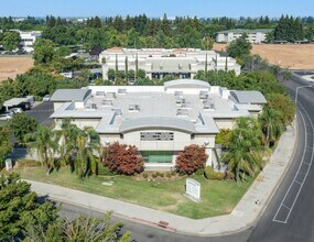 1275 E Spruce Ave, Fresno, CA for lease Building Photo- Image 2 of 9