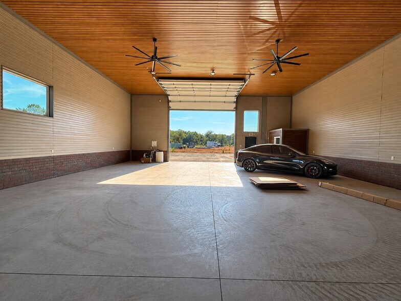 144 McCrary Rd, Mooresville, NC for sale - Primary Photo - Image 1 of 21