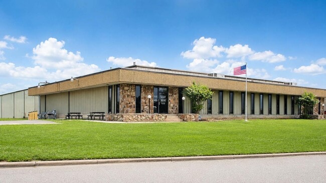 Plus de détails pour 501 Republic Cir, Birmingham, AL - Industriel à louer