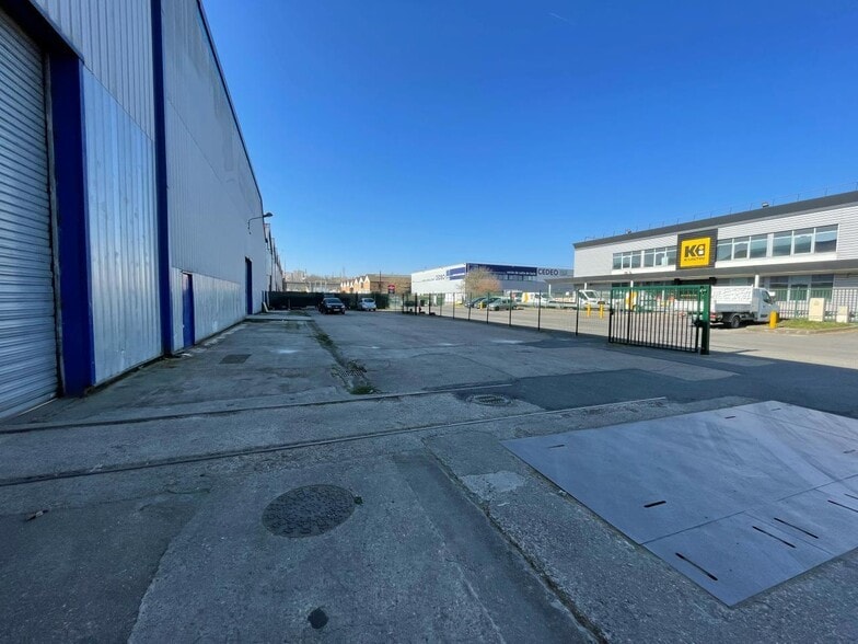 Flex in Corbeil-Essonnes for lease - Building Photo - Image 3 of 10