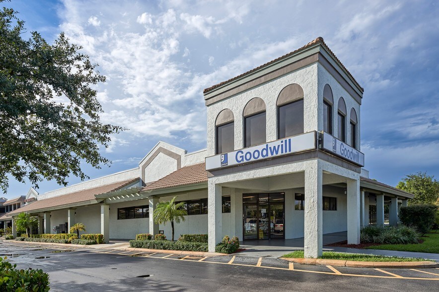 6685 Forest Hill Blvd, West Palm Beach, FL for lease - Building Photo - Image 3 of 5