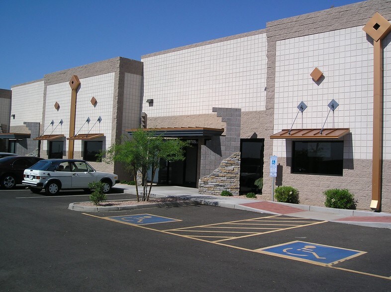 20819 N 25th Pl, Phoenix, AZ à vendre - Photo du bâtiment - Image 2 de 6