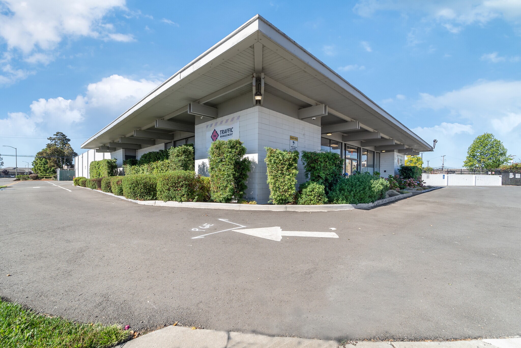 8399 Edgewater Dr, Oakland, CA à vendre Photo du bâtiment- Image 1 de 30