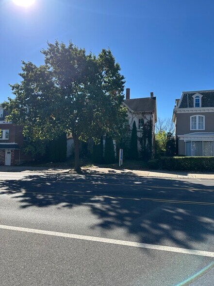 530 E High St, Pottstown, PA à vendre - Photo du bâtiment - Image 1 de 5