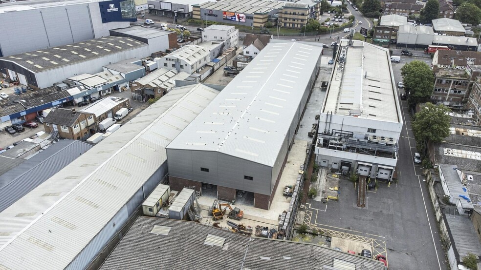 709 North Circular Rd, London for sale - Building Photo - Image 2 of 6