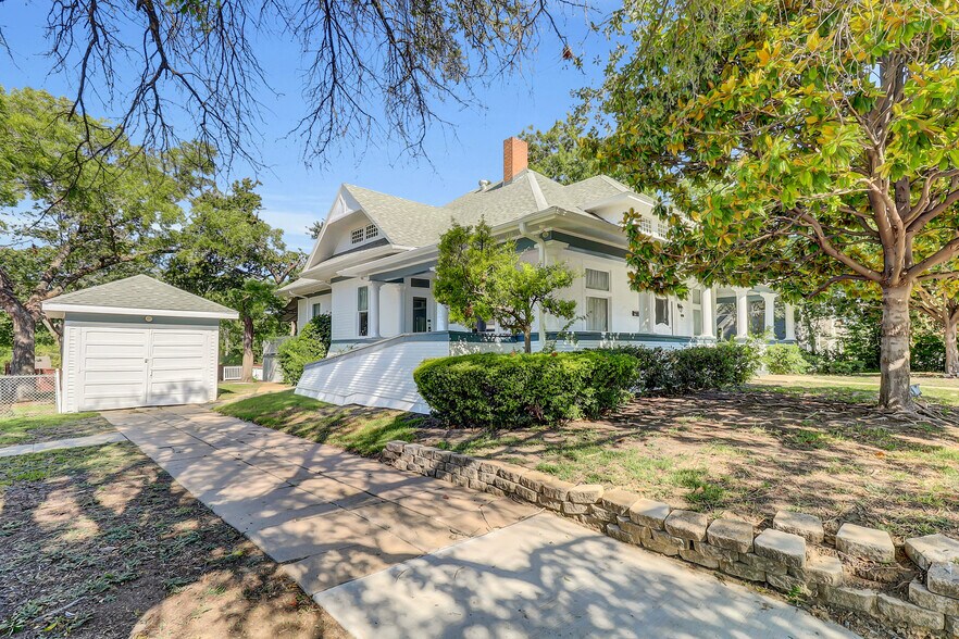 312 S Tennessee St, McKinney, TX à louer - Photo du bâtiment - Image 2 de 25