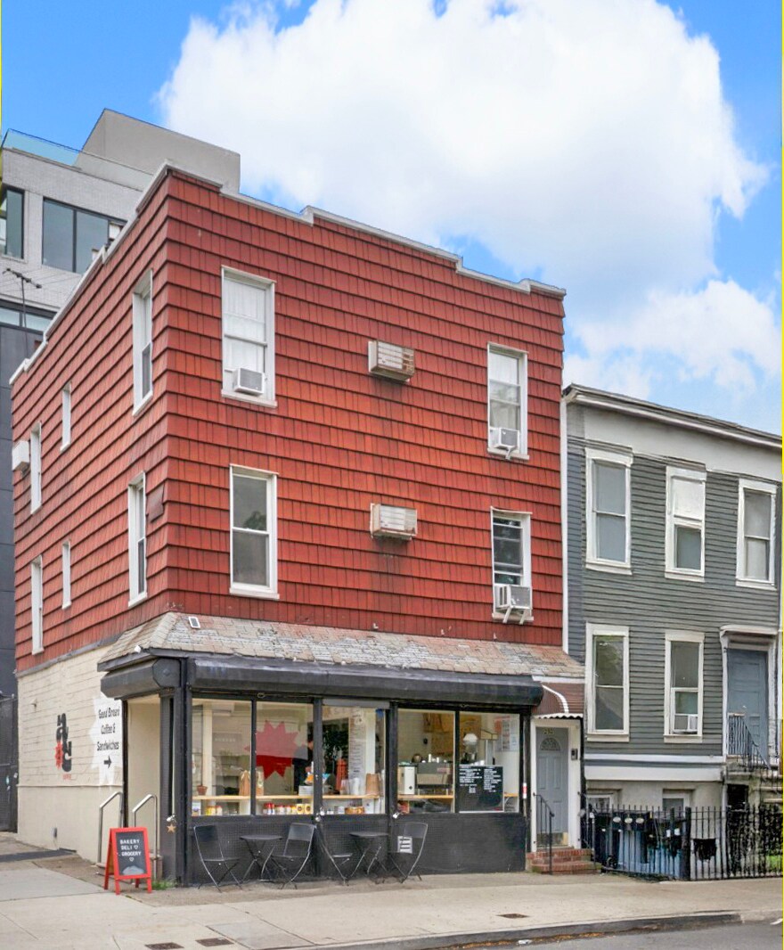 292 Leonard St, Brooklyn, NY à vendre Photo du bâtiment- Image 1 de 1