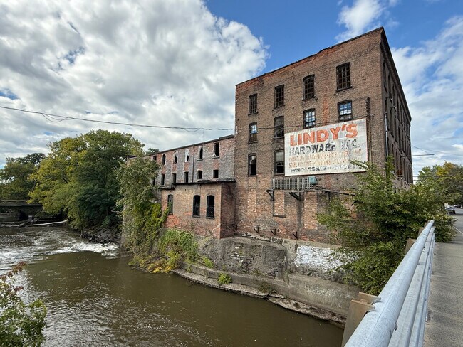 Plus de détails pour 285 Second St, Troy, NY - Industriel à vendre