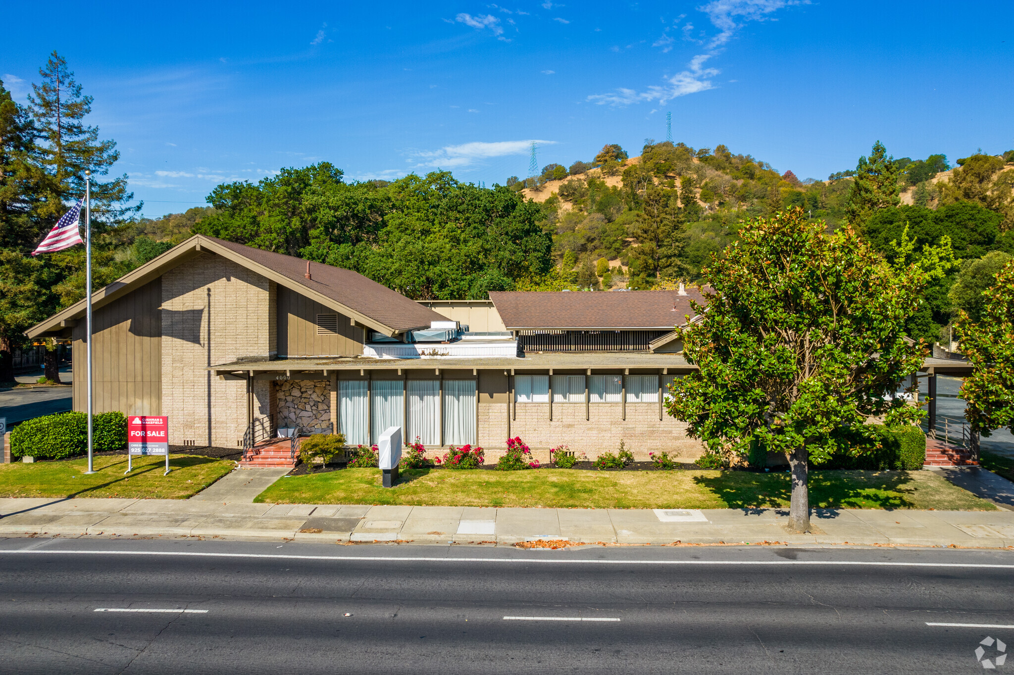 4000 Alhambra Ave, Martinez, CA à vendre Photo du bâtiment- Image 1 de 1