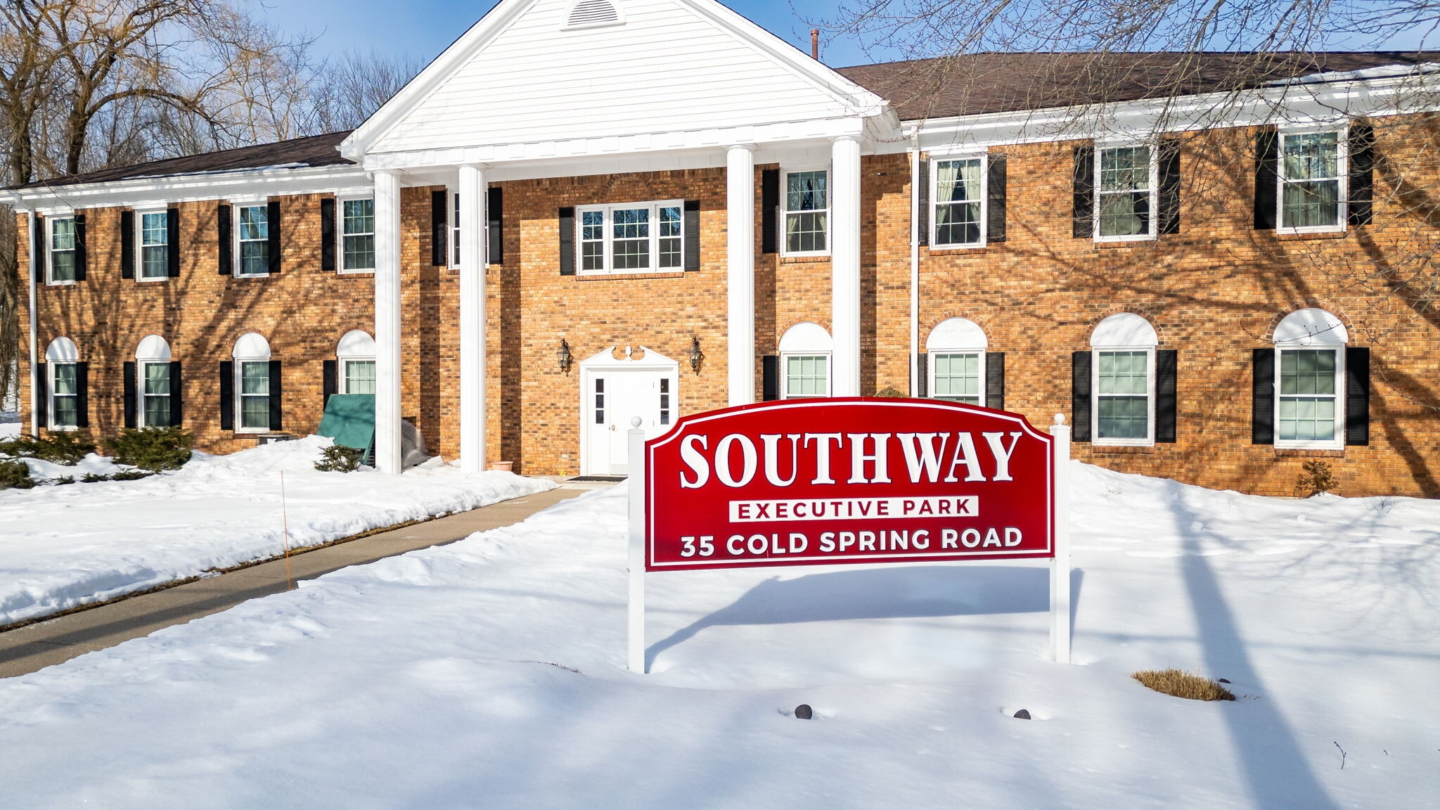 35 Cold Spring Rd, Rocky Hill, CT for sale Primary Photo- Image 1 of 29