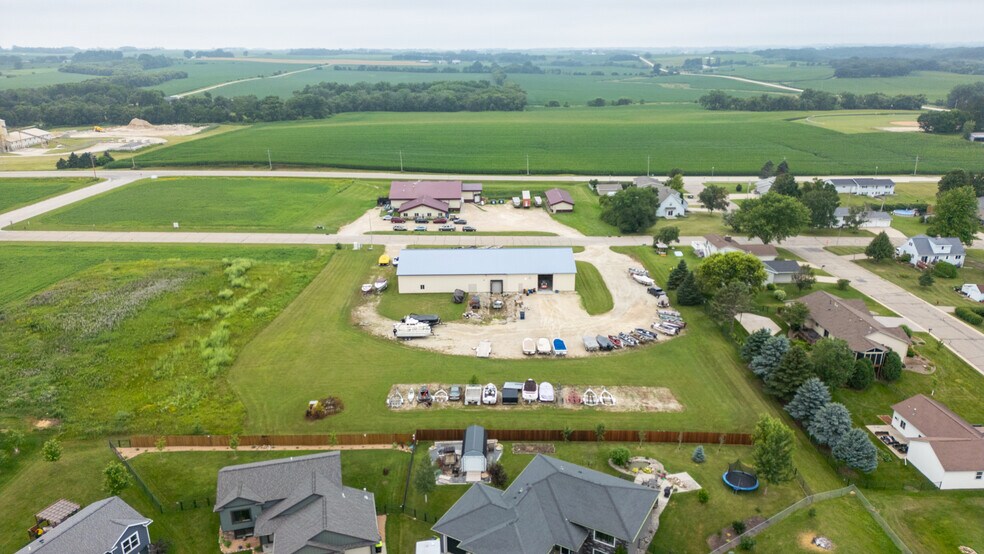 438 S Main St, Dover, MN à louer - Photo du bâtiment - Image 3 de 20