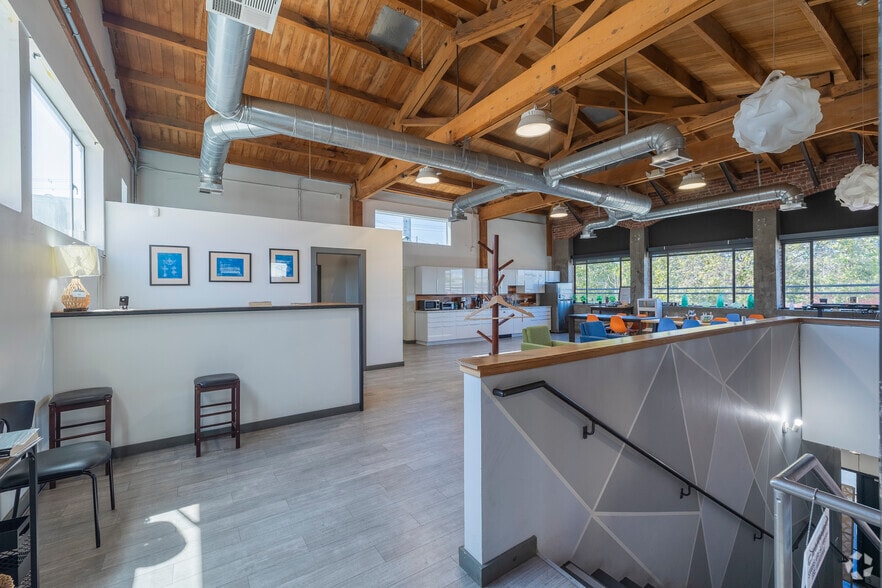 620 3rd St, Oakland, CA for lease - Lobby - Image 3 of 19