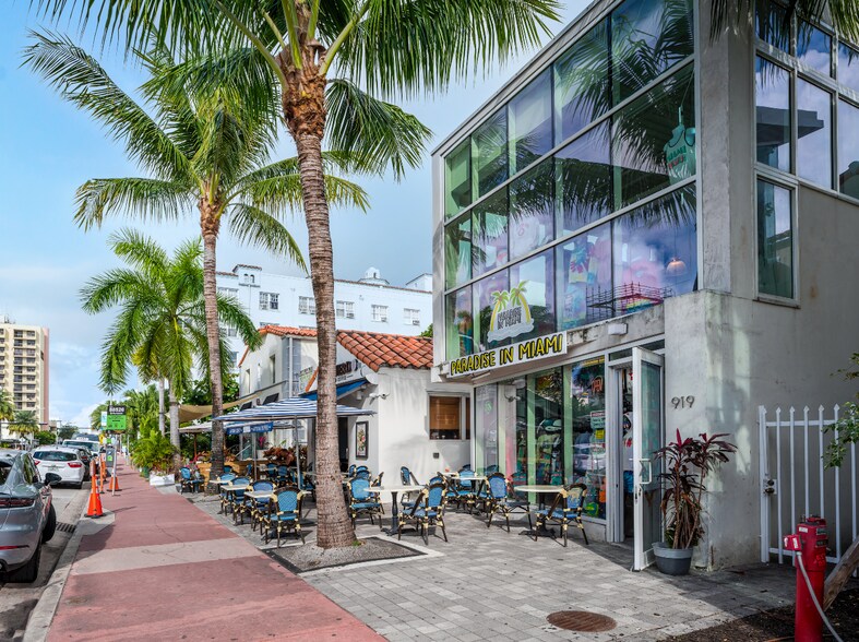 919 Collins Ave, Miami Beach, FL à louer - Photo du bâtiment - Image 3 de 9