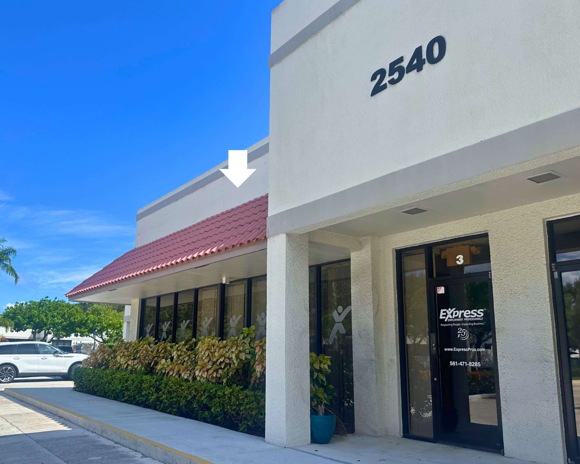2540 Metrocentre Blvd, West Palm Beach, FL for lease Interior Photo- Image 1 of 12
