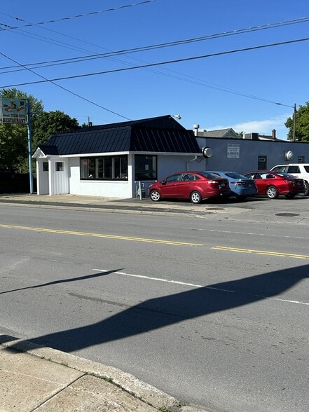 1291 Abbott Rd, Buffalo, NY à vendre - Photo du bâtiment - Image 1 de 10
