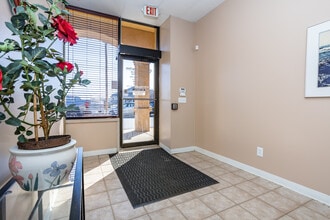 88-96 Northport Dr, Alton, IL à louer Photo intérieure- Image 1 de 10