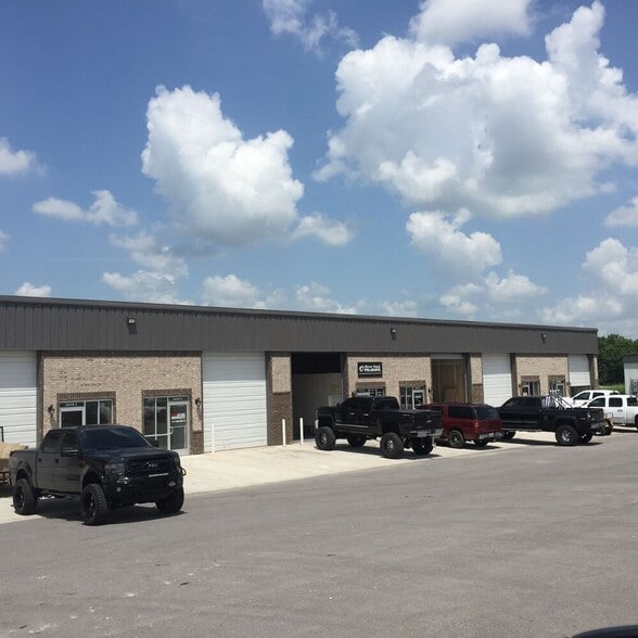 4103 W Sunshine St, Springfield, MO for lease - Building Photo - Image 3 of 13