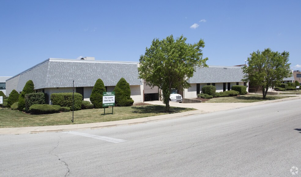 1100 Howard St, Elk Grove Village, IL à louer - Photo du bâtiment - Image 2 de 3