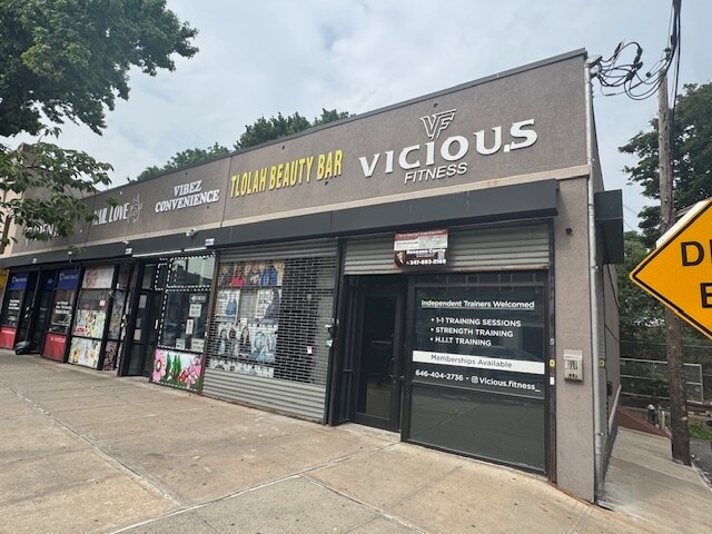 681-689 Bay St, Staten Island, NY à vendre - Photo du bâtiment - Image 1 de 1