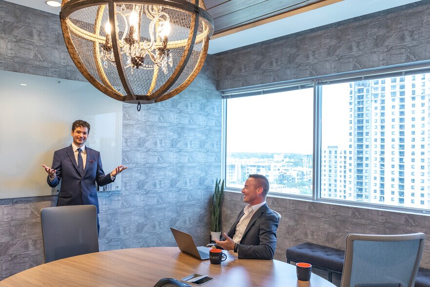 101 NE 3rd Ave, Fort Lauderdale, FL à louer - Photo intérieure - Image 3 de 21