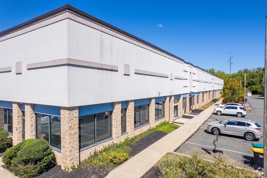 4110 Butler Pike, Plymouth Meeting, PA for lease - Building Photo - Image 3 of 7