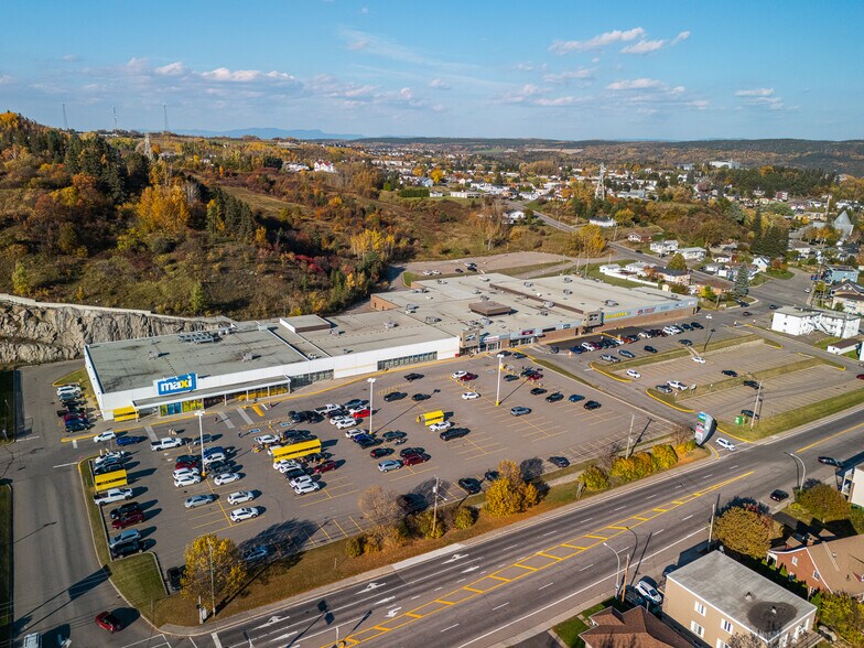 2100 Rue Bagot, La Baie, QC à louer - Aérien - Image 3 de 7