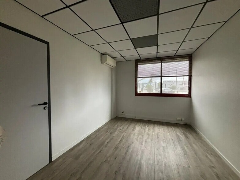 Office in Mérignac for lease - Interior Photo - Image 3 of 5