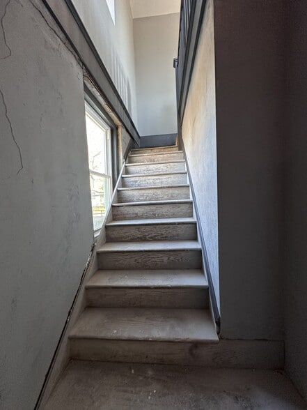 610 N Chestnut St, Henderson, NC à louer - Photo du bâtiment - Image 3 de 13