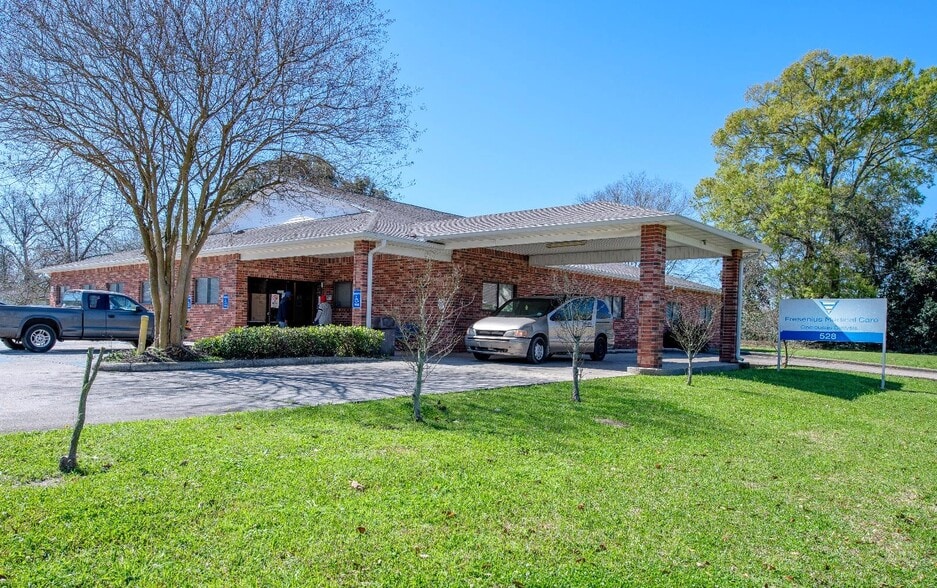 528 E Vine St, Opelousas, LA à vendre - Photo du bâtiment - Image 2 de 2