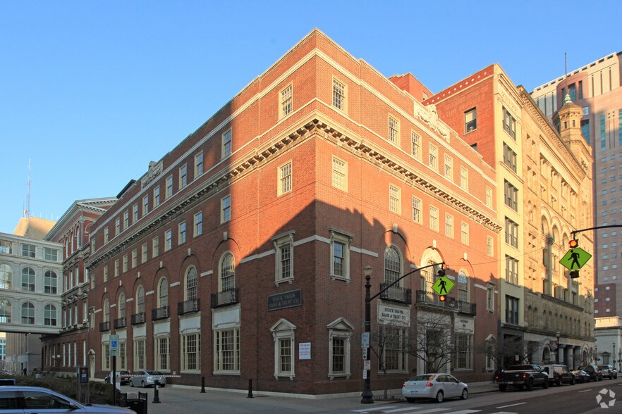 200 S 5th St, Louisville, KY à louer - Photo du bâtiment - Image 2 de 18
