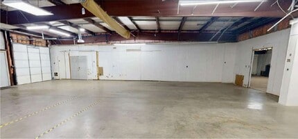 555 N 13th St, Rogers, AR à louer Photo intérieure- Image 2 de 5