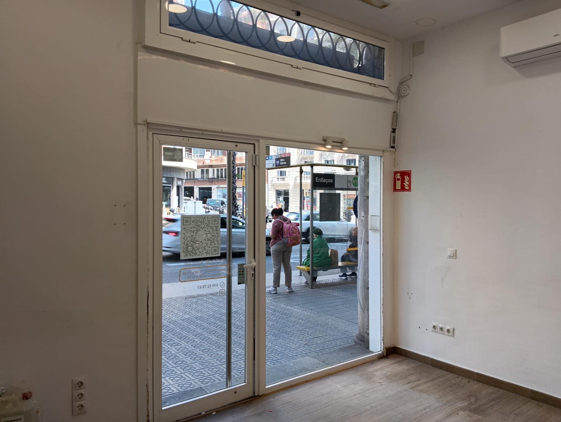 Retail in Barcelona, Barcelona for lease Interior Photo- Image 1 of 15