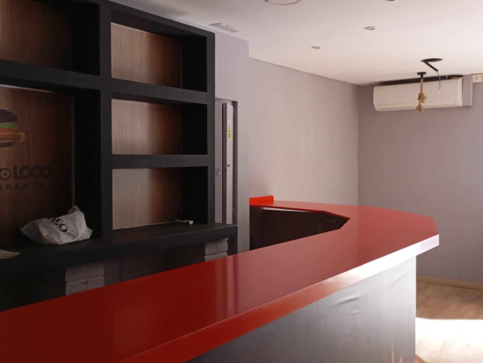 Commerce de détail dans Cáceres, Cáceres à vendre Photo du bâtiment- Image 1 de 8