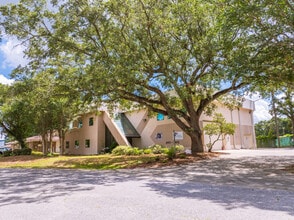 2411-2413 Executive Plaza Rd, Pensacola, FL for lease Interior Photo- Image 2 of 20