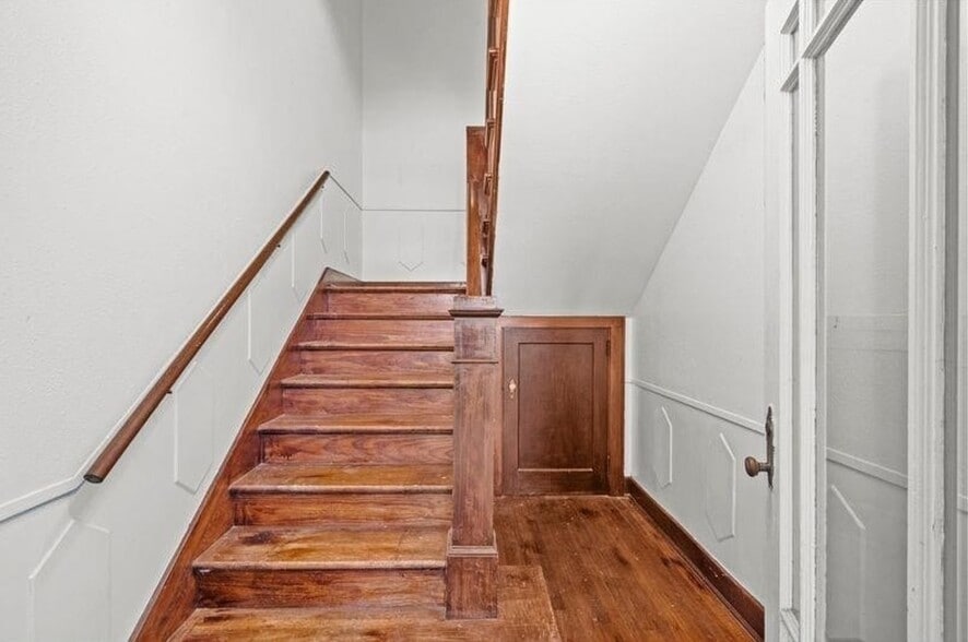 504 11th Ave N, Texas City, TX for sale - Interior Photo - Image 2 of 6