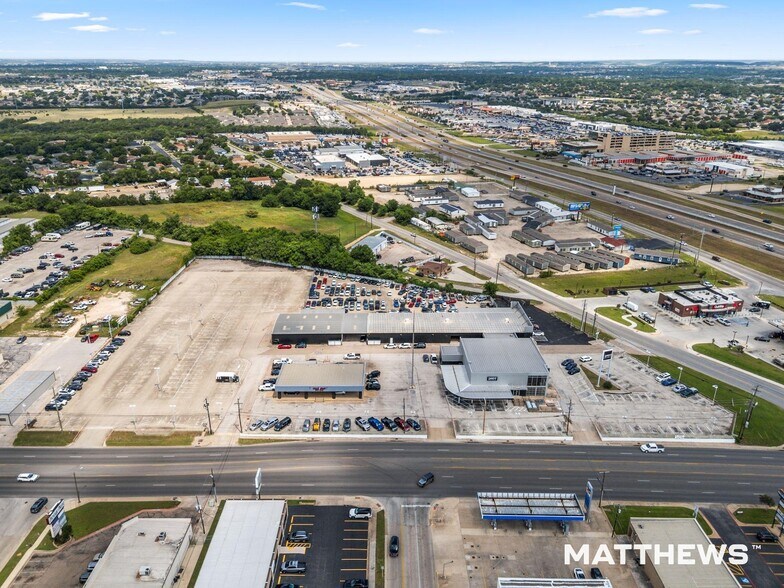 4301 E Stan Schlueter Loop, Killeen, TX à louer - Photo du bâtiment - Image 1 de 3