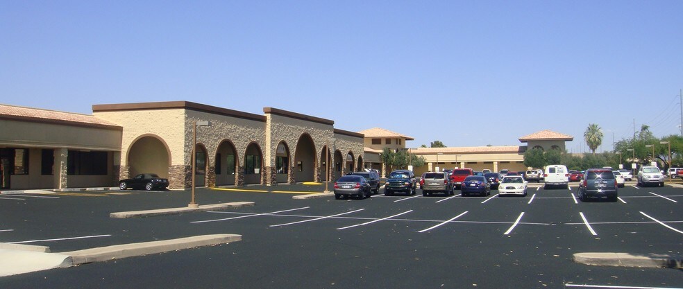 7400 W Olive Ave, Peoria, AZ à louer - Photo du bâtiment - Image 3 de 7