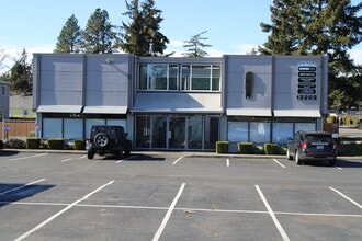 12202 Pacific Ave S, Tacoma, WA à louer Photo intérieure- Image 1 de 6