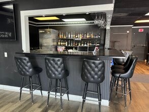 803 SW Powder Springs St, Marietta, GA for lease Interior Photo- Image 2 of 7