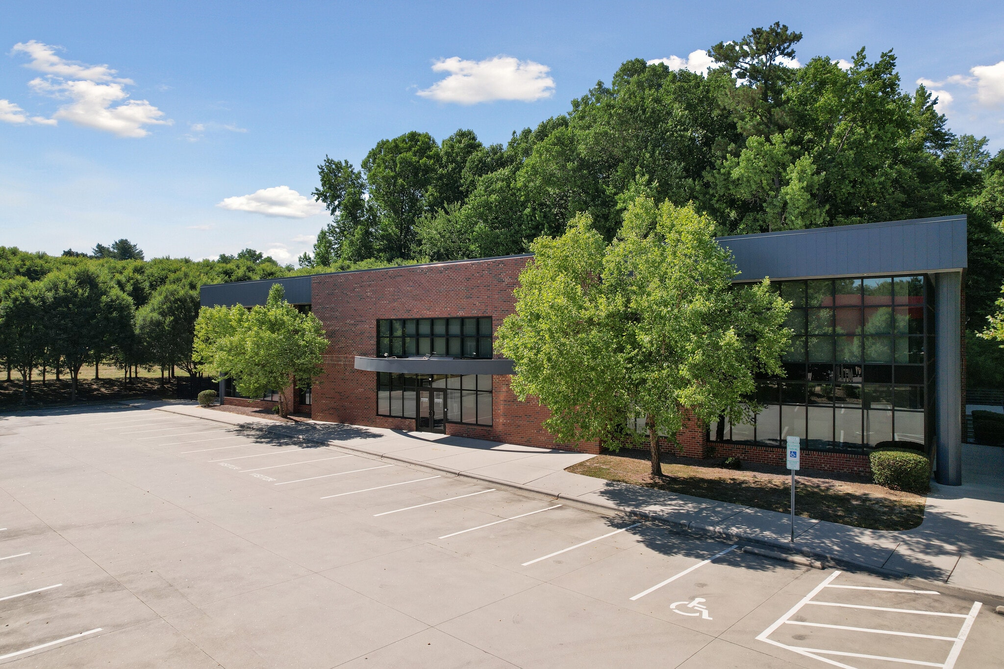 8841 Wadford Dr, Raleigh, NC for lease Primary Photo- Image 1 of 28