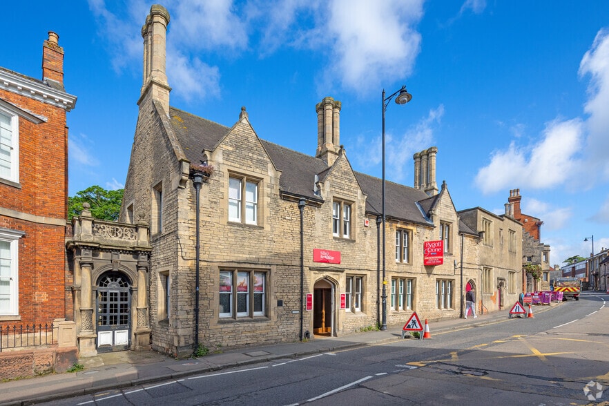 27-31 Northgate, Sleaford for lease - Primary Photo - Image 1 of 5
