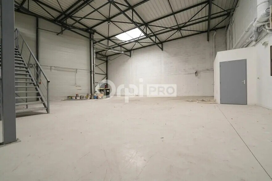 Flex in Saint-Priest for sale - Interior Photo - Image 2 of 6