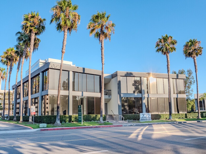 2062 Business Center Dr, Irvine, CA for lease - Building Photo - Image 2 of 14